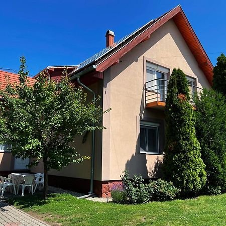 Lavender Apartment Шіофок Екстер'єр фото